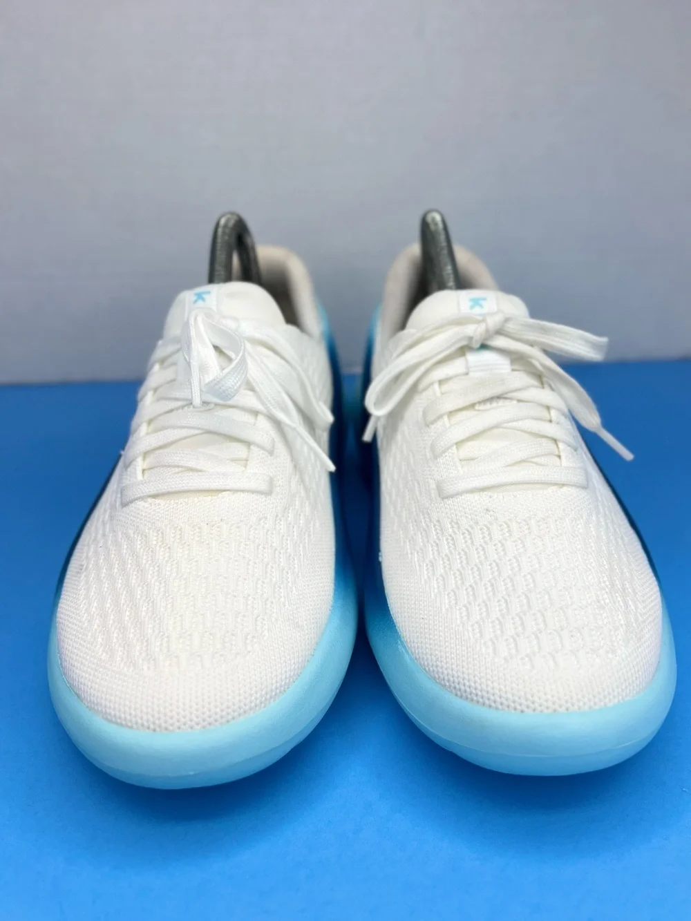 Kizik Roamer Womens Hands Free Sneakers White/Glacier Sz 6.5M XLNT Condition